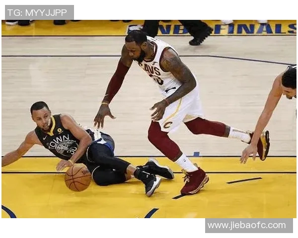 勇士与黄蜂比赛裁判报告分析揭示争议判罚与比赛影响因素